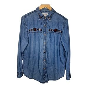 Vintage Embroidered Cabincore “Mom” Button-Down / Denim, Embroidered Florals